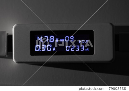 battery tester diagnostic tool at night 79008588