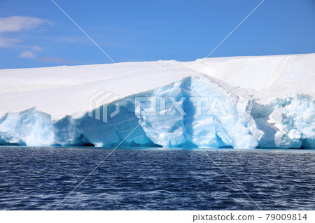 Antarctic iceberg 79009814