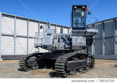 Huge construction machine (Hitachi, Ibaraki) Huge construction machine (Hitachi, Ibaraki) 79010708