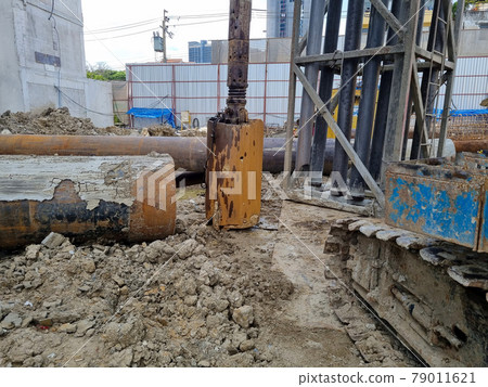 Cranes on the construction site area industry machine of drilling piles Cranes on the construction site area industry machine of drilling piles 79011621