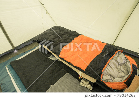 [Bed in the tent] 79014262