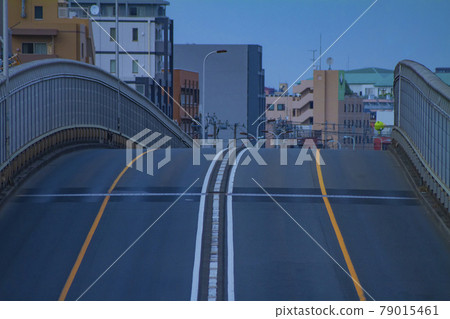 Kannana-dori Avenue without cars: Cityscape of Kannana-Dori Route 7 [Traffic image] 79015461