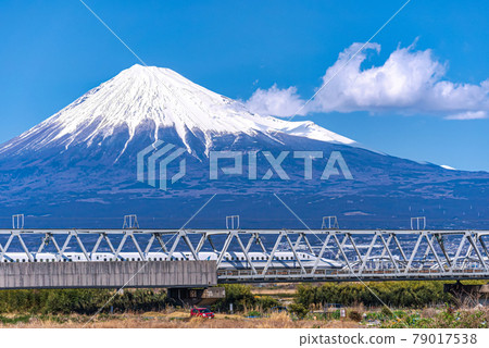 [靜岡縣] 從富士川看白雪皚皚的富士山 79017538