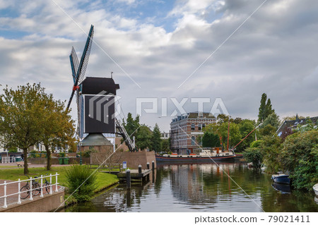windmill de put, Leiden, Netherlands 79021411