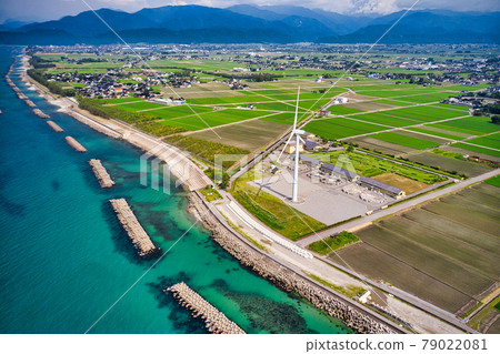 Nyuzen Town, Toyama Prefecture, during the rainy season near summer Wind power generation facility and Toyama Bay Nyuzen Town, Toyama Prefecture, during the rainy season near summer Wind power generation facility and Toyama Bay 79022081