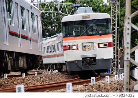 Connecting downtown Asakusa and Nikko ... Limited express Kirifuri 350 series 79024322