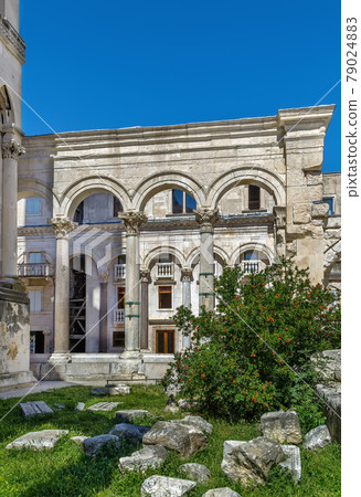 Colonnade of the peristyle square, Split, Croatia 79024883