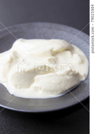Yogurt Yogurt 79025984
