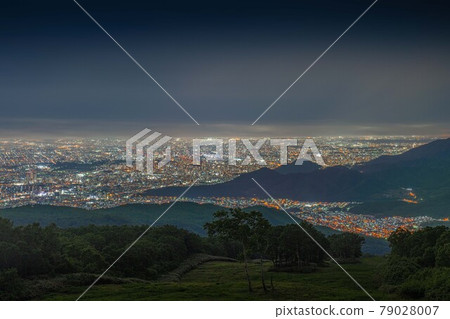 北海道札幌夜景日本新三大夜景城市景觀手稻山未開發風光HDR 79028007
