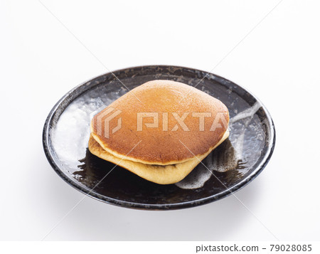 Raw dorayaki Raw dorayaki 79028085