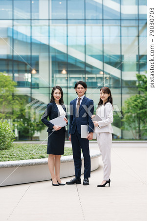 Business person outdoor portrait shooting cooperation "LINK FOREST" 79030703