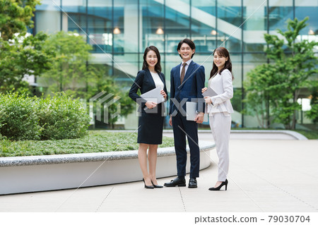 Business person outdoor portrait shooting cooperation "LINK FOREST" 79030704