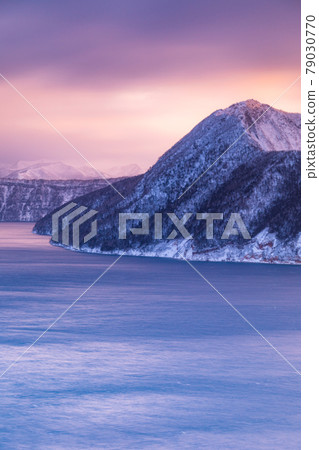 Lake Mashu in the morning 79030770