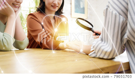 diviner, fortune teller, soothsayer 79031703