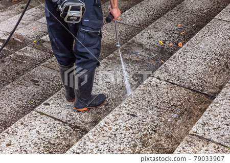 High pressure cleaning work of stone steps 79033907