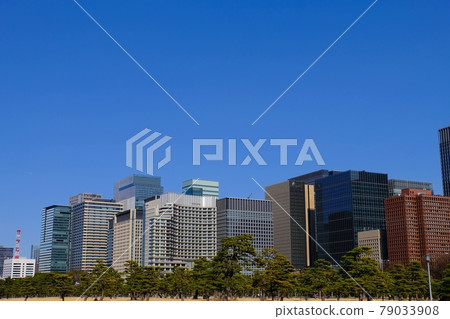 從皇宮廣場看大手町建築 79033908