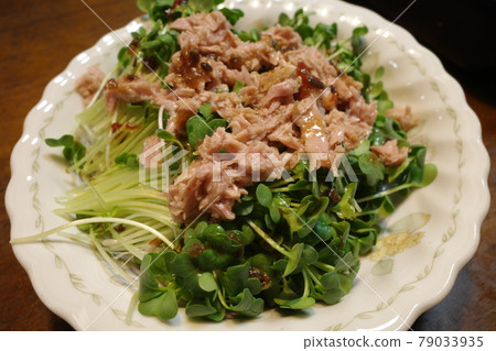 Very delicious Japanese home cooking 79033935