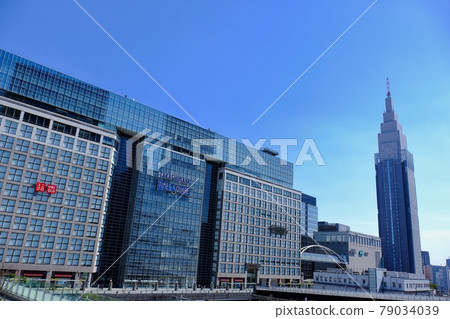 Scenery seen from the New South Exit of Shinjuku Station 79034039