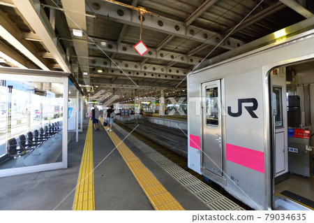 In the summer of 2020, the scenery from the train window from Nozoki Station on the Ou Line to Shinjo Station 79034635