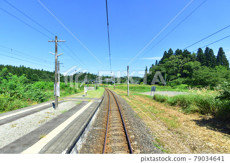2020年夏天,從奧羽線野造站到新莊站的火車窗外風景 2020年夏天,從奧羽線野造站到新莊站的火車窗外風景 79034641