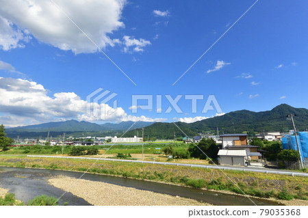 In the summer of 2020, the scenery of the train window and the scenery of the station between Shinjo Station and Akayu Station on the Yamagata Line 79035368