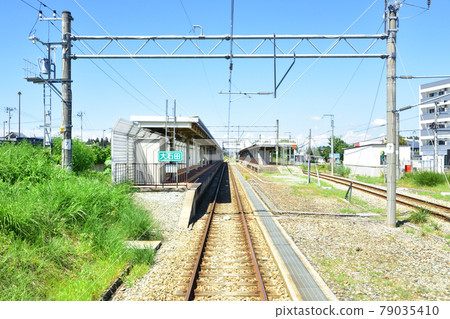 In the summer of 2020, the scenery of the train window and the scenery of the station between Shinjo Station and Akayu Station on the Yamagata Line 79035410