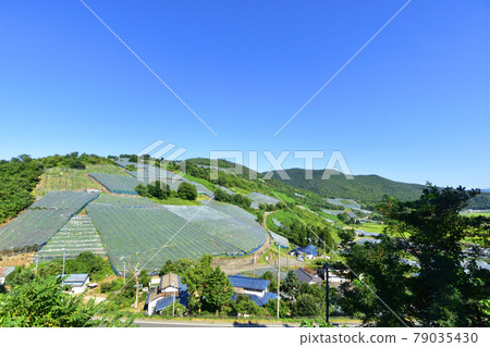 In the summer of 2020, the scenery of the train window and the scenery of the station between Shinjo Station and Akayu Station on the Yamagata Line In the summer of 2020, the scenery of the train window and the scenery of the station between Shinjo Station and Akayu Station on the Yamagata Line 79035430