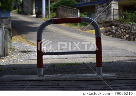 紅白柵欄 79036210