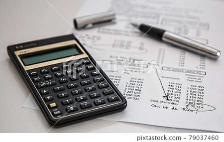 會計計算及必要的計算設備 79037460