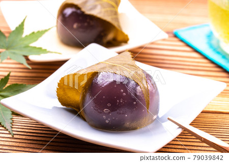 Kuzu bun (waste cherry tree) 79039842