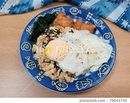 一盤家庭午餐 一盤家庭午餐 79043730
