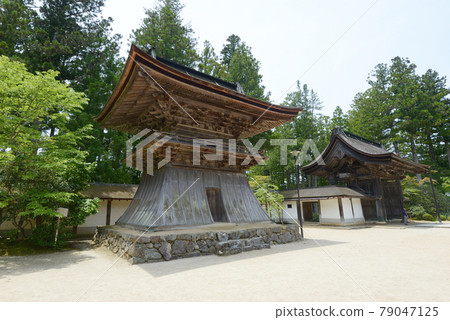 Koyasan Kongobuji Temple Bell Tower and Main Gate Koya Town, Wakayama Prefecture Koyasan Kongobuji Temple Bell Tower and Main Gate Koya Town, Wakayama Prefecture 79047125