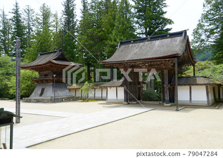 Koyasan Kongobuji Temple Main Gate and Bell Tower Koya Town, Wakayama Prefecture Koyasan Kongobuji Temple Main Gate and Bell Tower Koya Town, Wakayama Prefecture 79047284