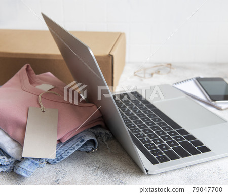 Online shopping concept Online shopping concept 79047700