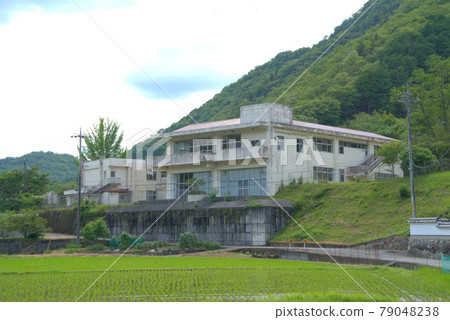 [關閉] 岡山縣備前市原備前市神峰小學山中的校舍 79048238