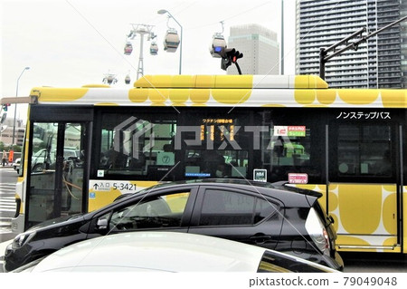 前往電暈疫苗接種點的巴士 前往電暈疫苗接種點的巴士 79049048