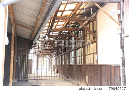 岡山縣玉野市的一座古老而美麗的建築 岡山縣玉野市的一座古老而美麗的建築 79049227