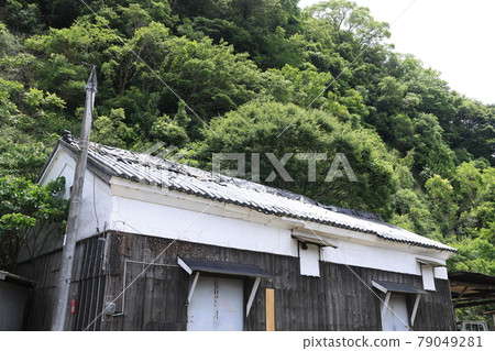 岡山縣玉野市的一座古老而美麗的建築 岡山縣玉野市的一座古老而美麗的建築 79049281