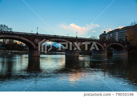 義大利都靈波河上的伊莎貝拉橋 79050196
