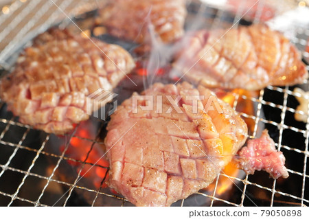 Kuroge Wagyu beef with beef tongue 79050898