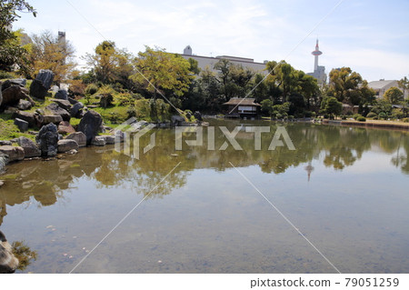 Spring Wataruen Garden and Kyoto Tower 79051259