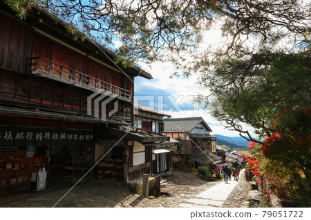 秋天的馬籠旅館,舊街景 <岐阜縣中津川市> 秋天的馬籠旅館,舊街景 <岐阜縣中津川市> 79051722