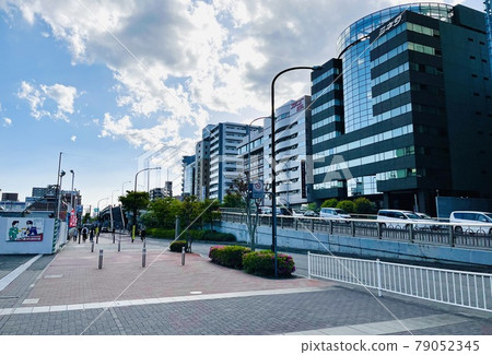 Scenery in front of Shin-Yokohama Station 79052345