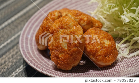 Freshly fried chicken nuggets Freshly fried chicken nuggets 79055829