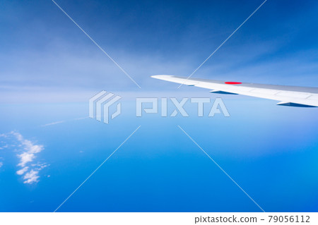 飛行中的飛機,航空攝影,高空旅行,觀光,黃金周,天空,雲彩,返回日本,中午,早晨的航空 飛行中的飛機,航空攝影,高空旅行,觀光,黃金周,天空,雲彩,返回日本,中午,早晨的航空 79056112