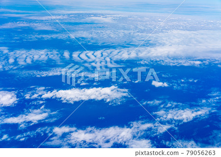 飛行中的飛機，航空攝影，高空旅行，觀光，黃金周，天空，雲彩，返回日本，中午，早晨的航空 79056263