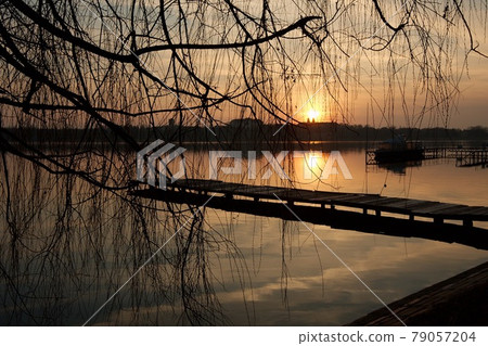 Lake Lake 79057204