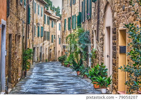 Narrow street in Tuscany Narrow street in Tuscany 79058207