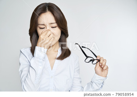 眼鏡，年輕女性，女商人，職業女性，風箏，灰色背景 79058954