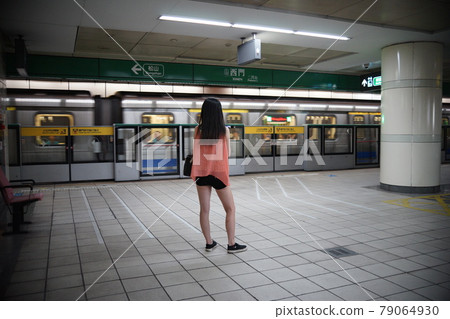 Taipei girl back view Taipei girl back view 79064930